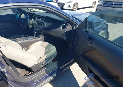 2012 Ford Mustang V6 z USA, uszkodzony, nr VIN 1ZVBP8AM9C5275357